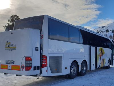 MERCEDES TOURISMO57 PAX + 1